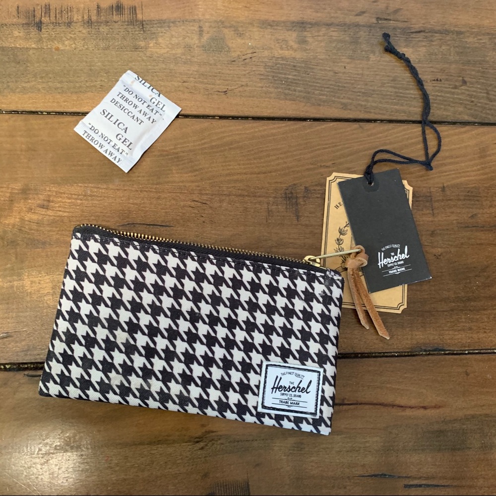 Coin/cosmetic bag Herschel brand